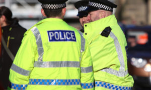 Appeal following footpath robbery in north Edinburgh